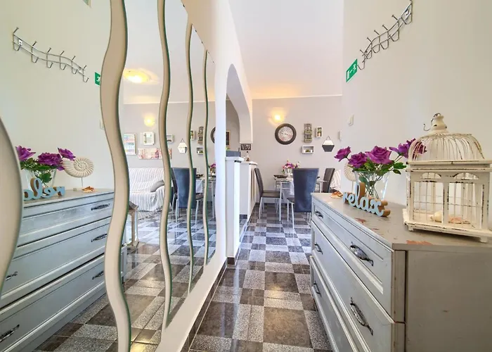 Appartamento With Parking Space - 13976 Fiume