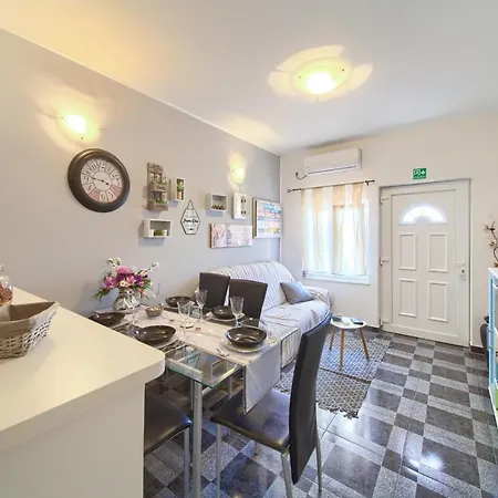 With Parking Space - 13976 Rijeka