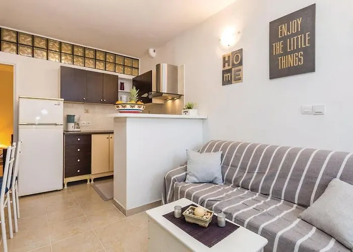 Apartament With Parking Space - 13976 *